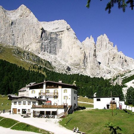 Rifugio Gardeccia Huette Pozza di Fassa Ngoại thất bức ảnh