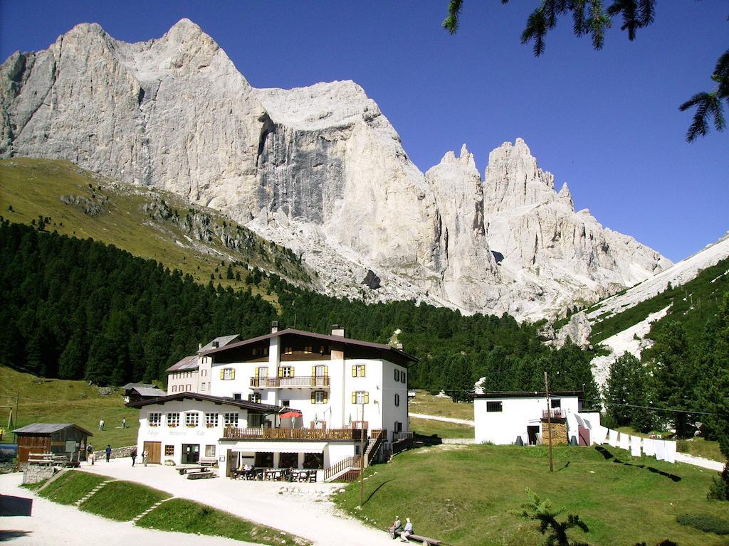 Rifugio Gardeccia Huette Pozza di Fassa Ngoại thất bức ảnh
