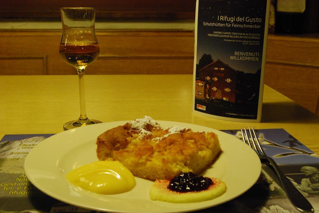 Rifugio Gardeccia Huette Pozza di Fassa Ngoại thất bức ảnh