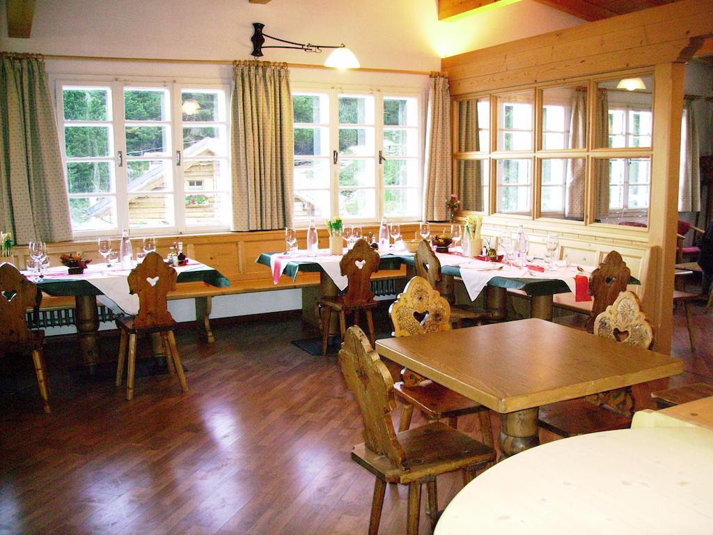 Rifugio Gardeccia Huette Pozza di Fassa Ngoại thất bức ảnh